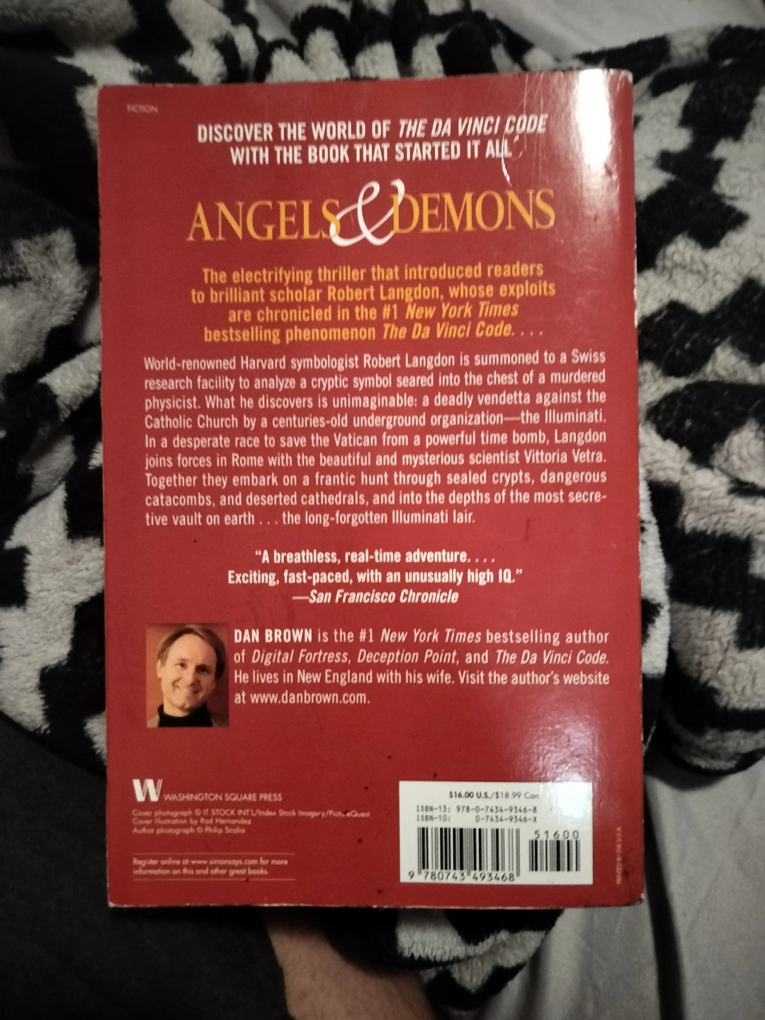 Angels & Demons by Dan Brown Paperback Novel - photo 2