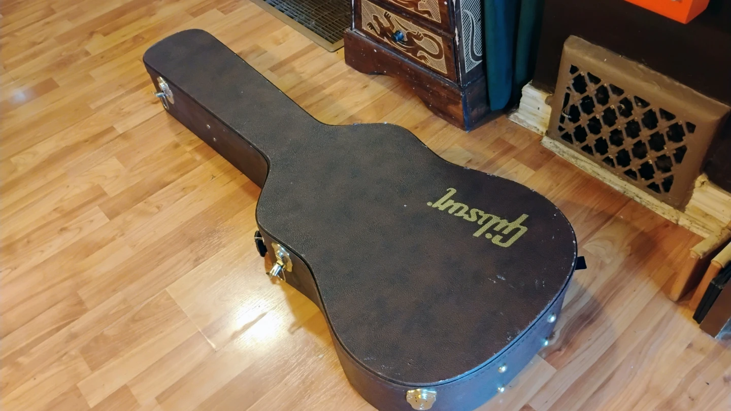 Gibson Acoustic Guitar Case - photo 2