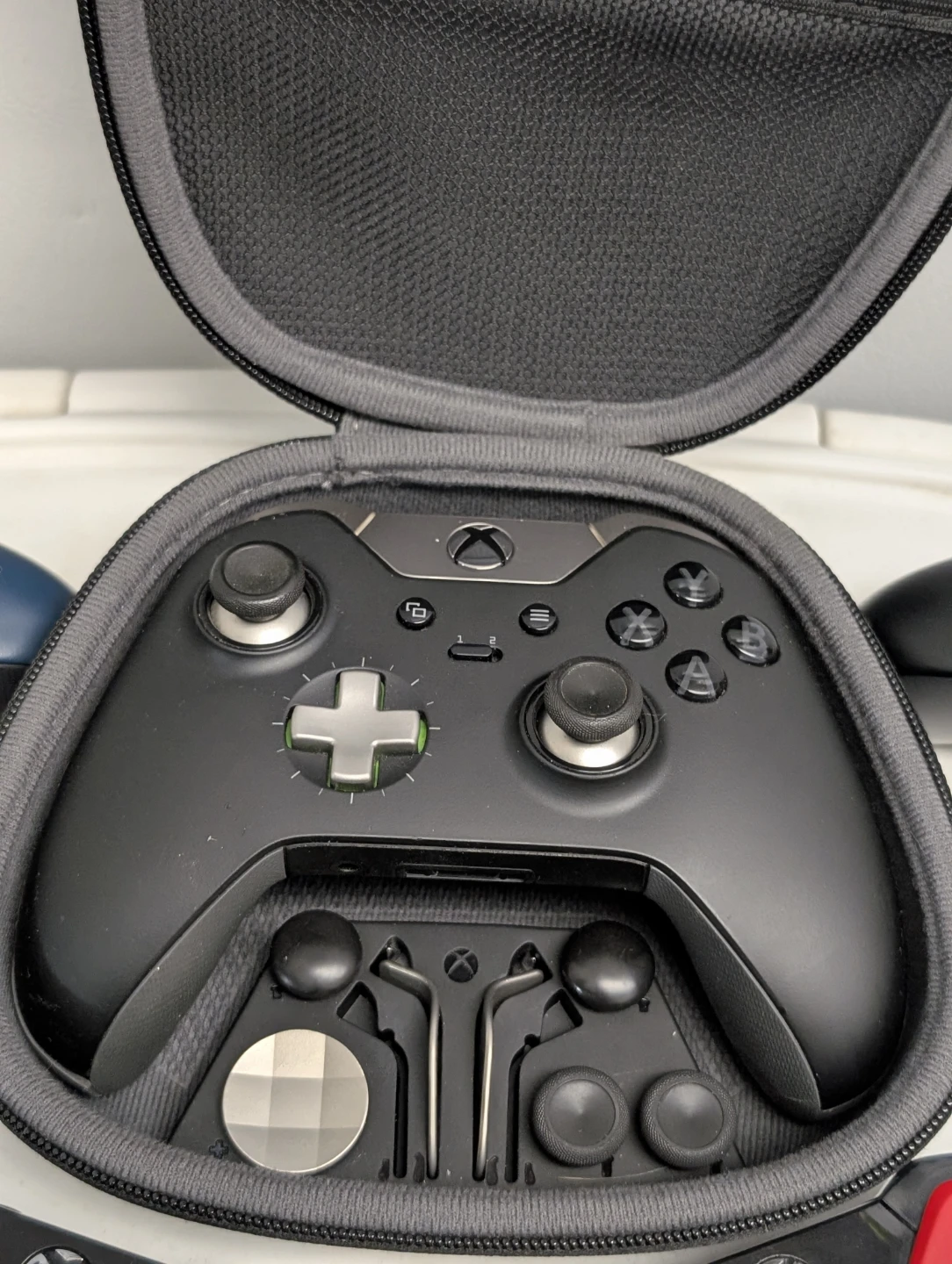 Xbox Controllers with Carrying Case - photo 3