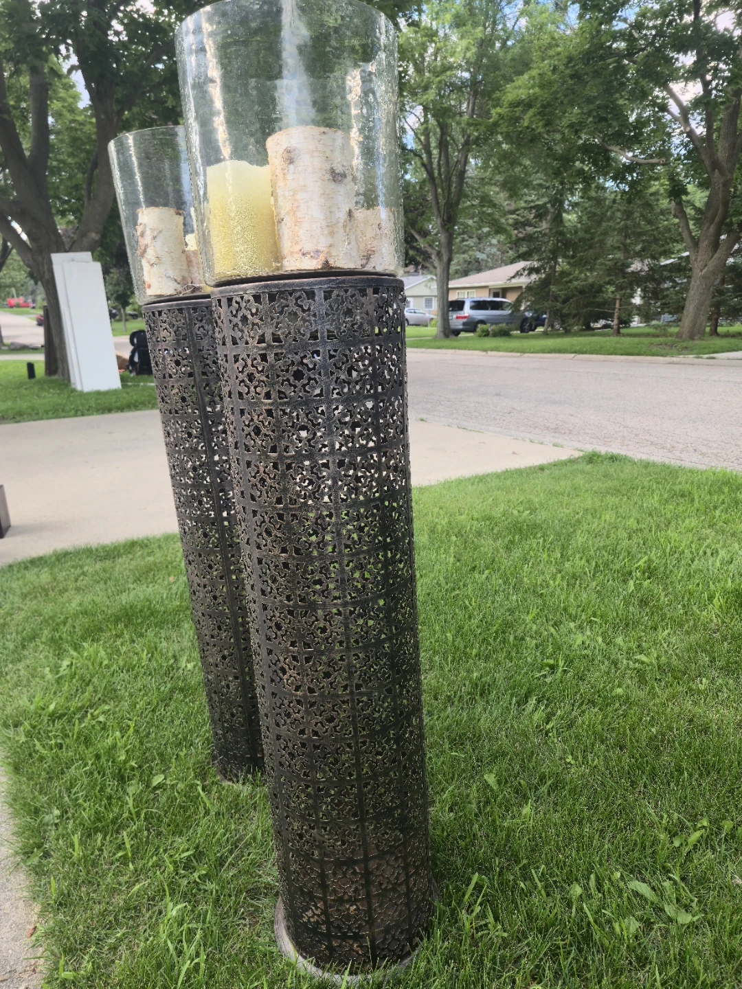 Tall Metal Lanterns with Glass Hurricane and Birch Logs - photo 3