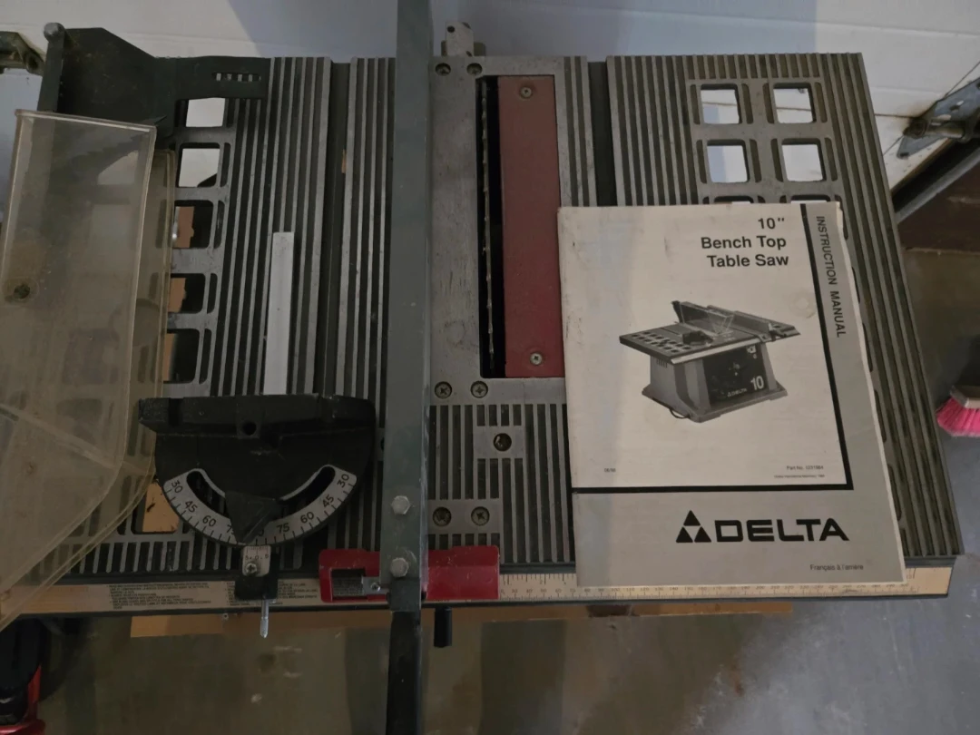 DELTA 10" Bench Top Table Saw With Cabinet & Extra Blades - photo 4