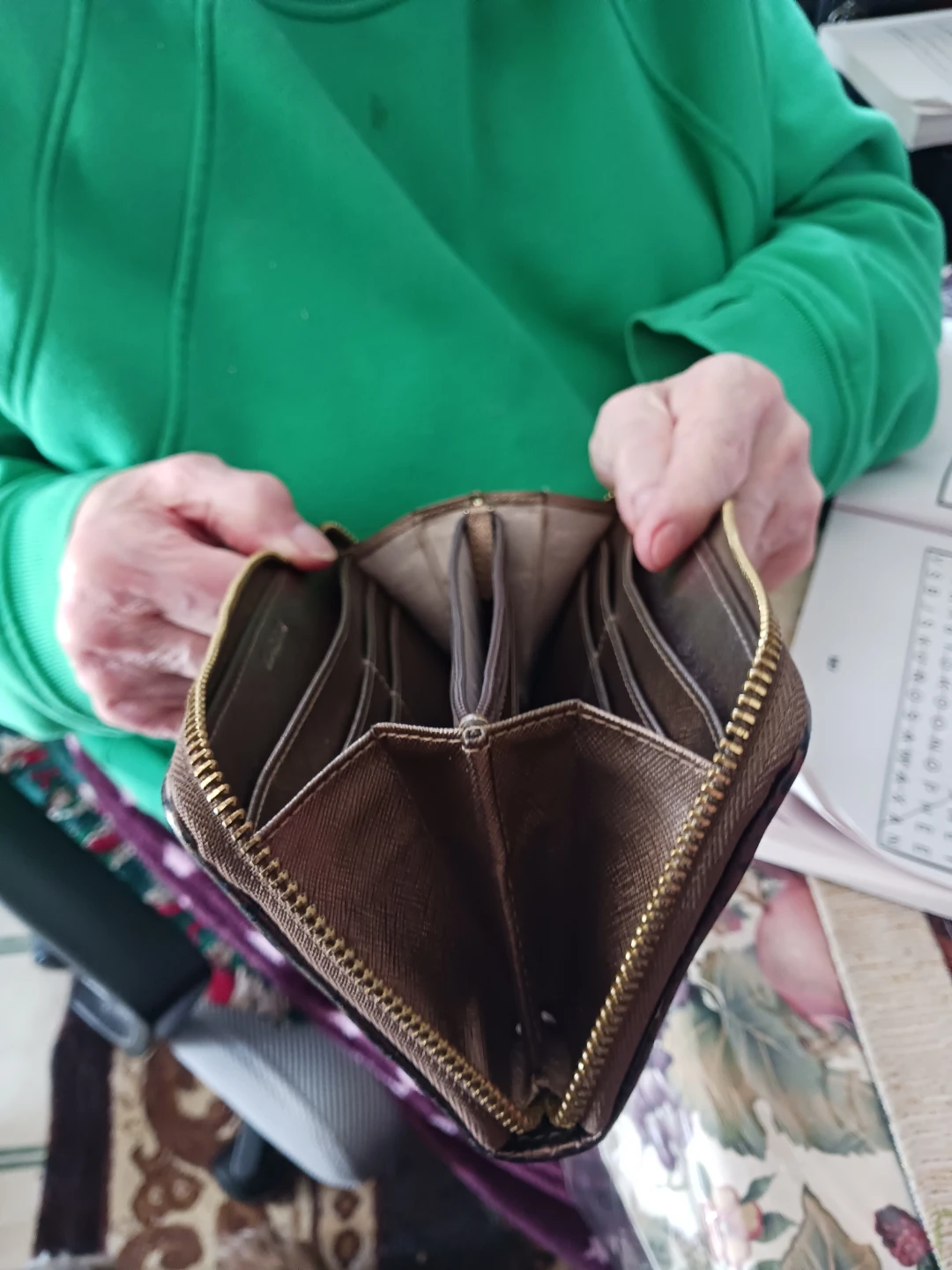Michael Kors Zip Around Wallet - photo 5