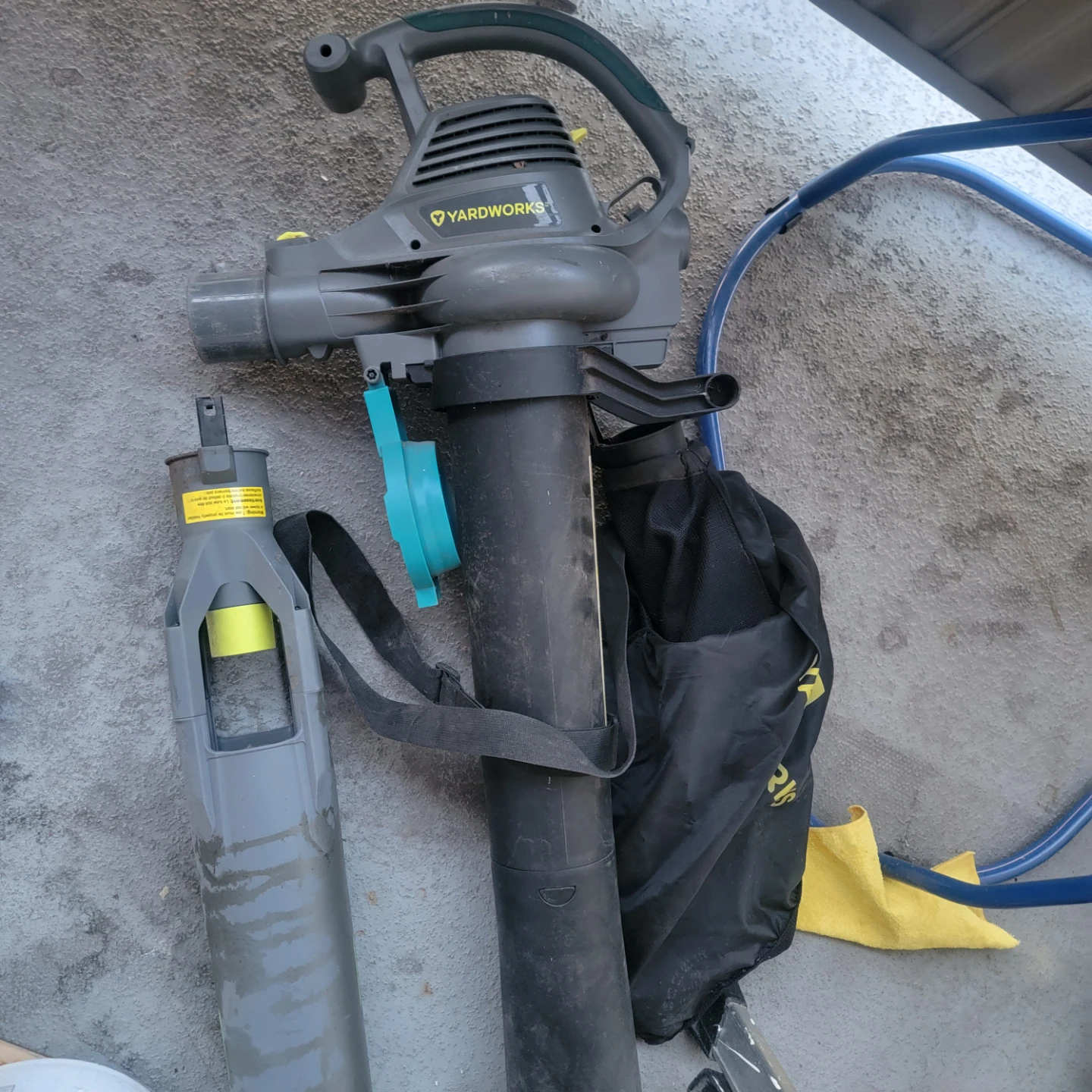 Yardworks Leaf Blower/Vacuum