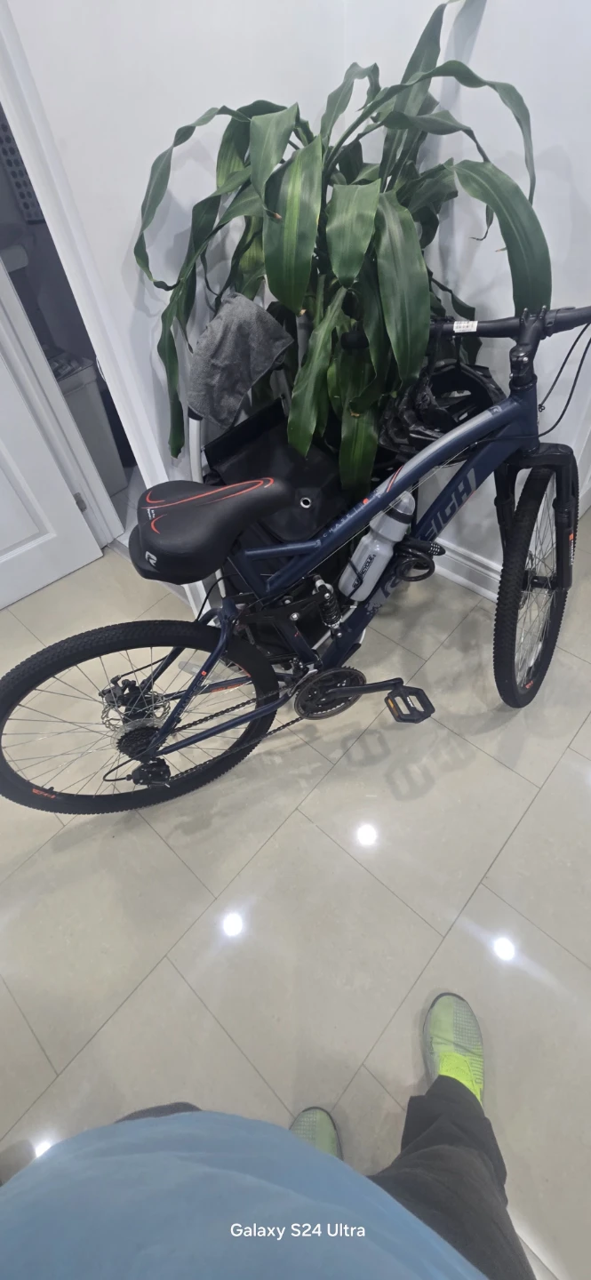 Mongoose R450 Mountain Bike