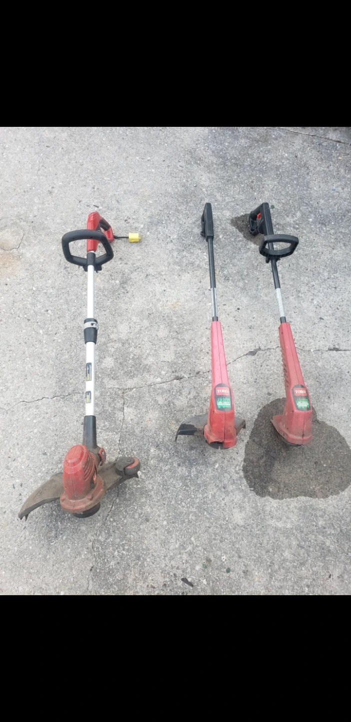 Black & Decker Electric Hedge Trimmer and Weed Trimmers - photo 3