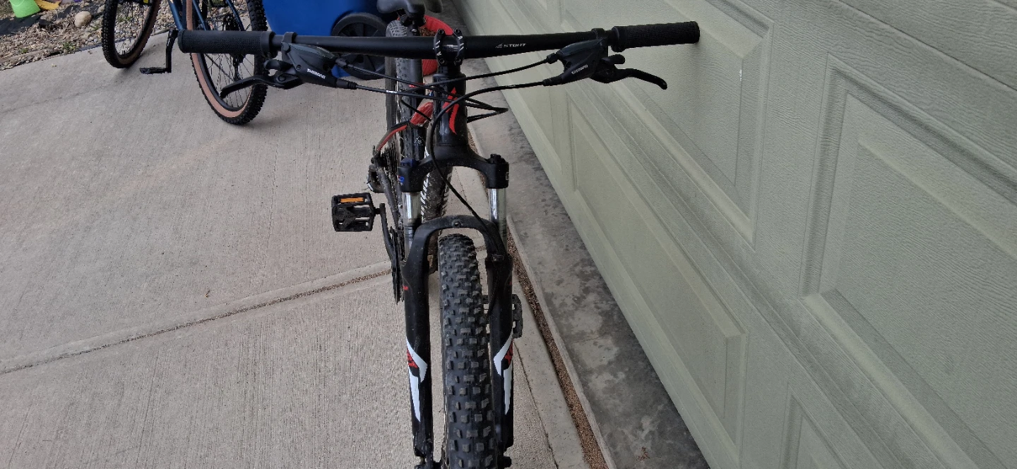 Specialized Rockhopper Mountain Bike - photo 4