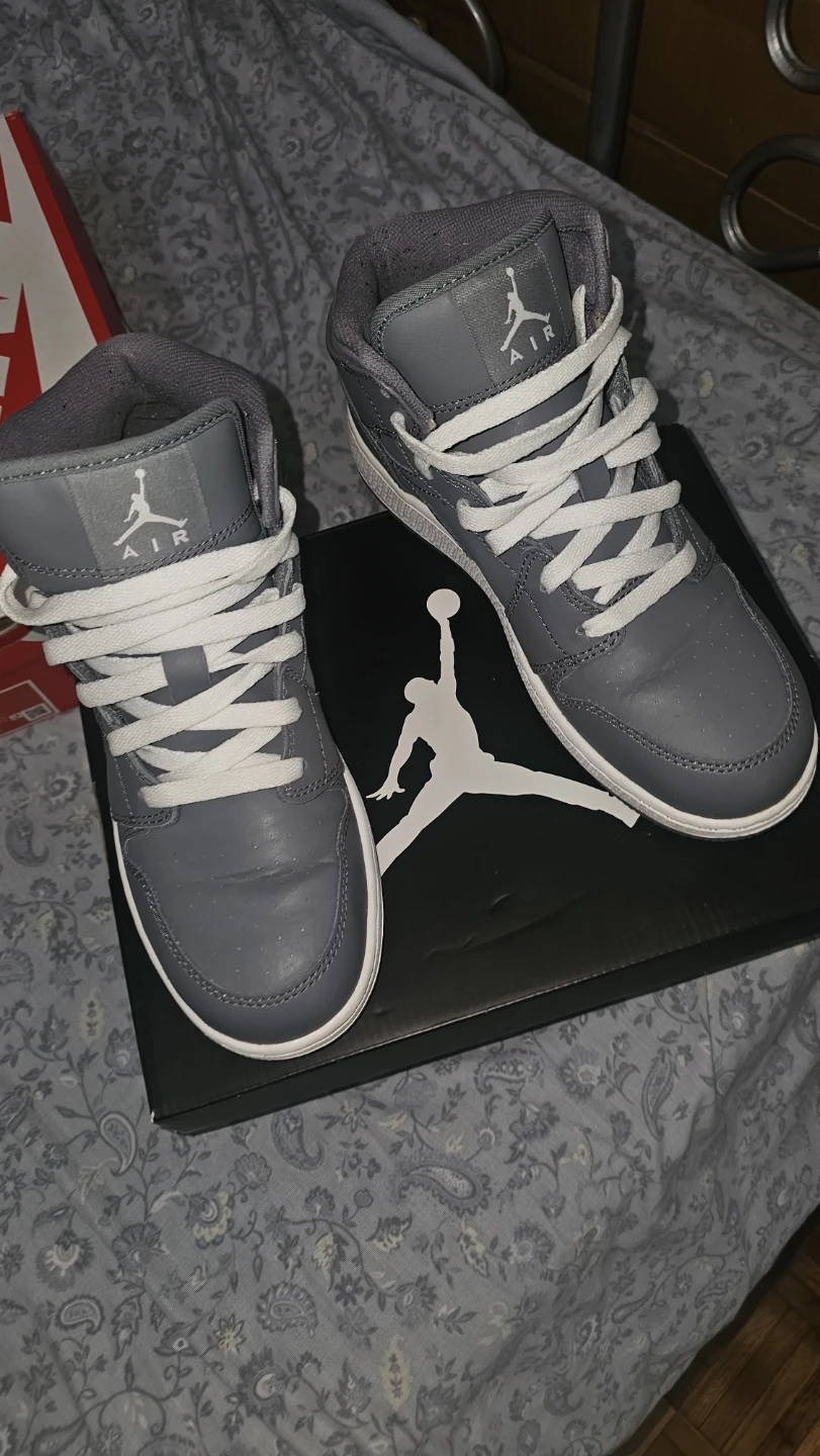 Nike Air Jordan 1 Mid Grey White