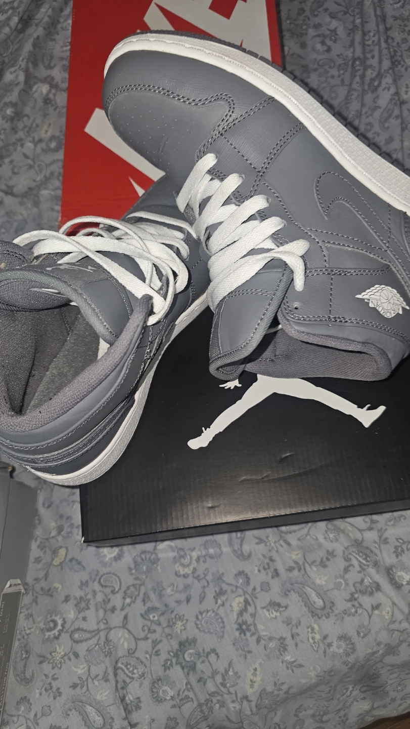 Nike Air Jordan 1 Mid Grey White - photo 3