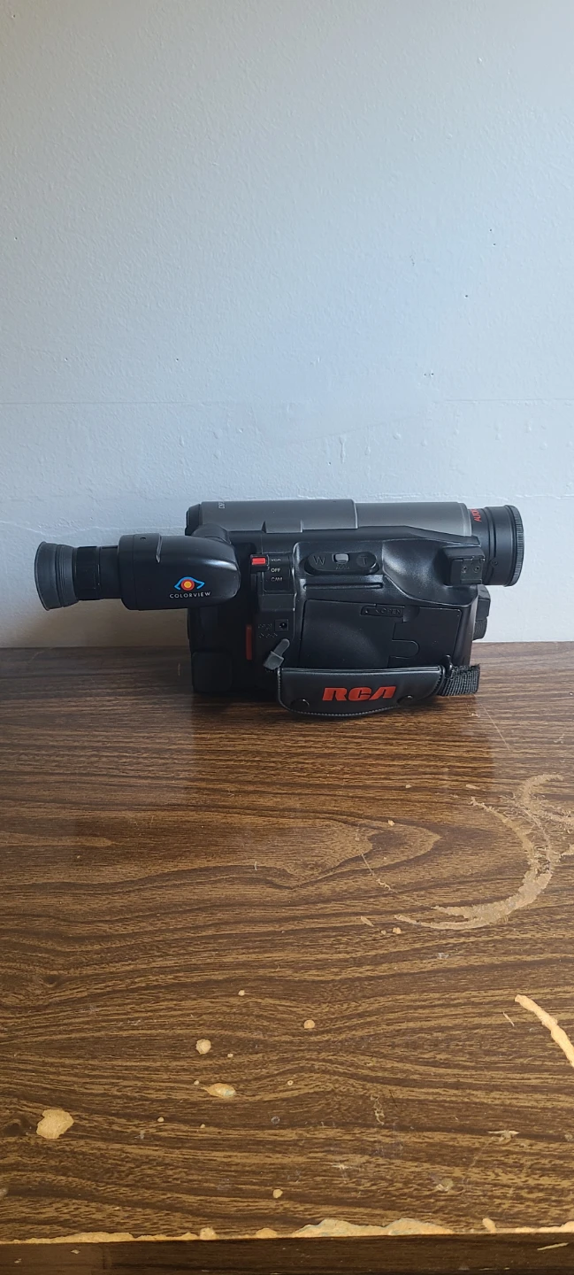 RCA Pro8 PRO0846 Video8 Camcorder 24x Zoom Autofocus Camera - photo 2