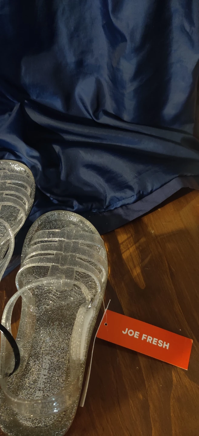 Joe Fresh Glitter Jelly Sandals size 2 - photo 4