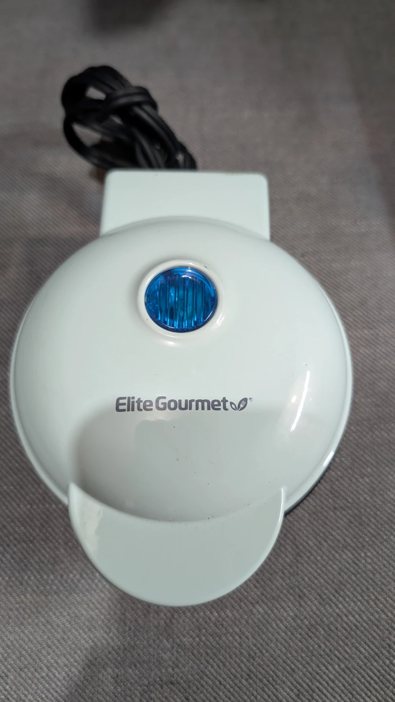 Elite Gourmet Mini Waffle Maker