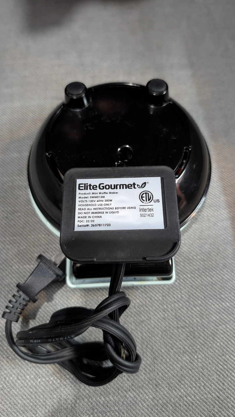 Elite Gourmet Mini Waffle Maker - photo 3