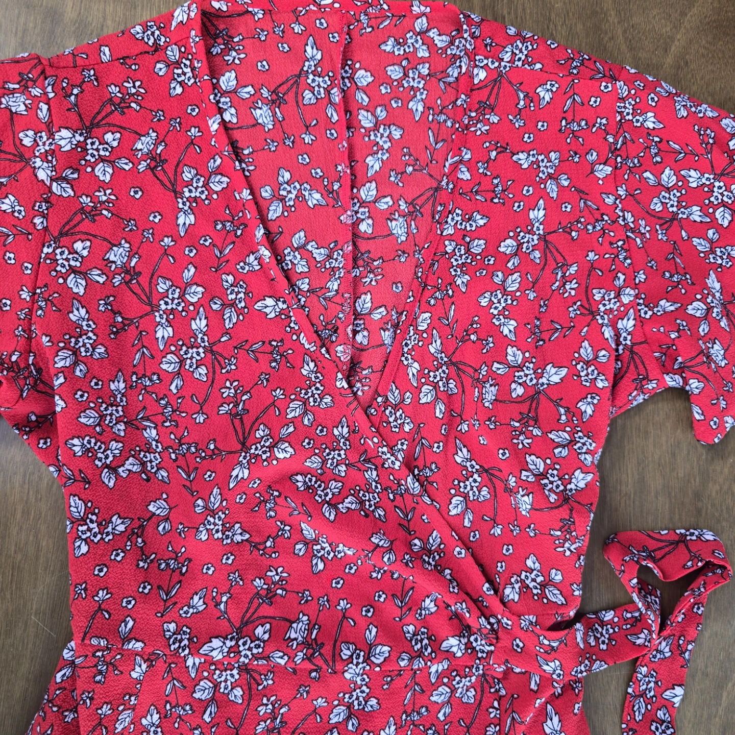 Red Floral Wrap Dress - Size L - Adjustable Tie - 34" Length - photo 5