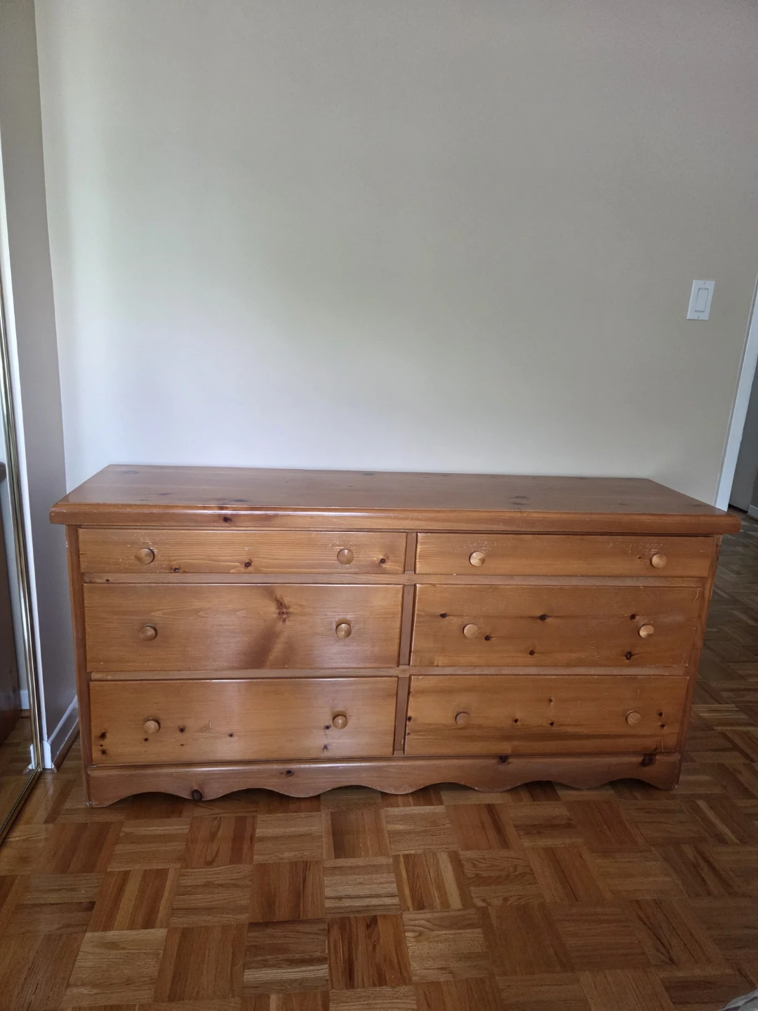 Wooden Dresser with 6 Drawers