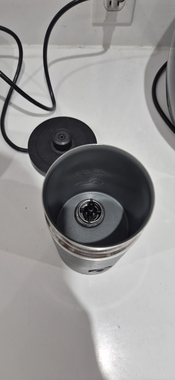 Nespresso Aeroccino 3 Milk Frother - photo 2