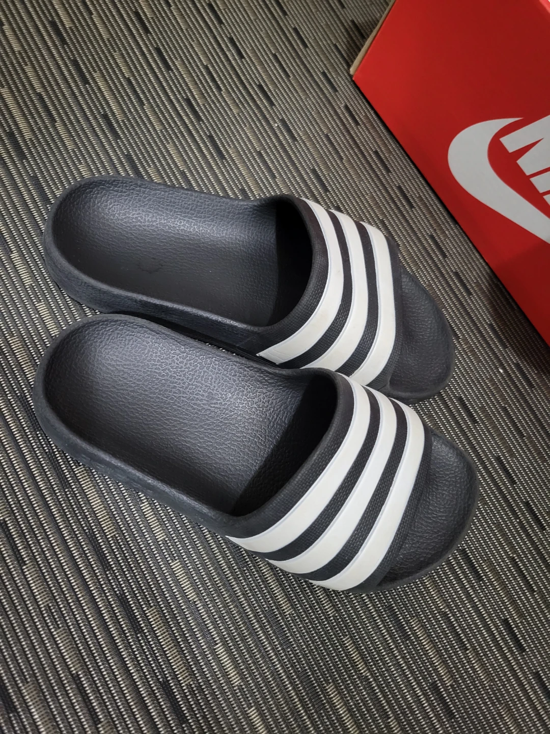 Adidas slides kids preschool - size 13K / 13C - photo 2
