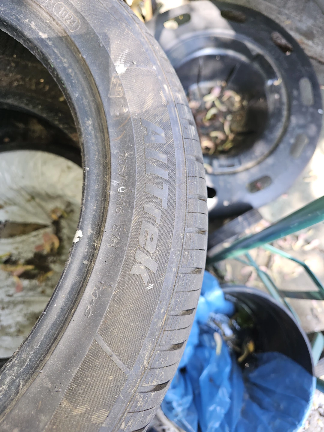 DoB 2024 All trek 2 tires @ 205/50R16 - photo 5