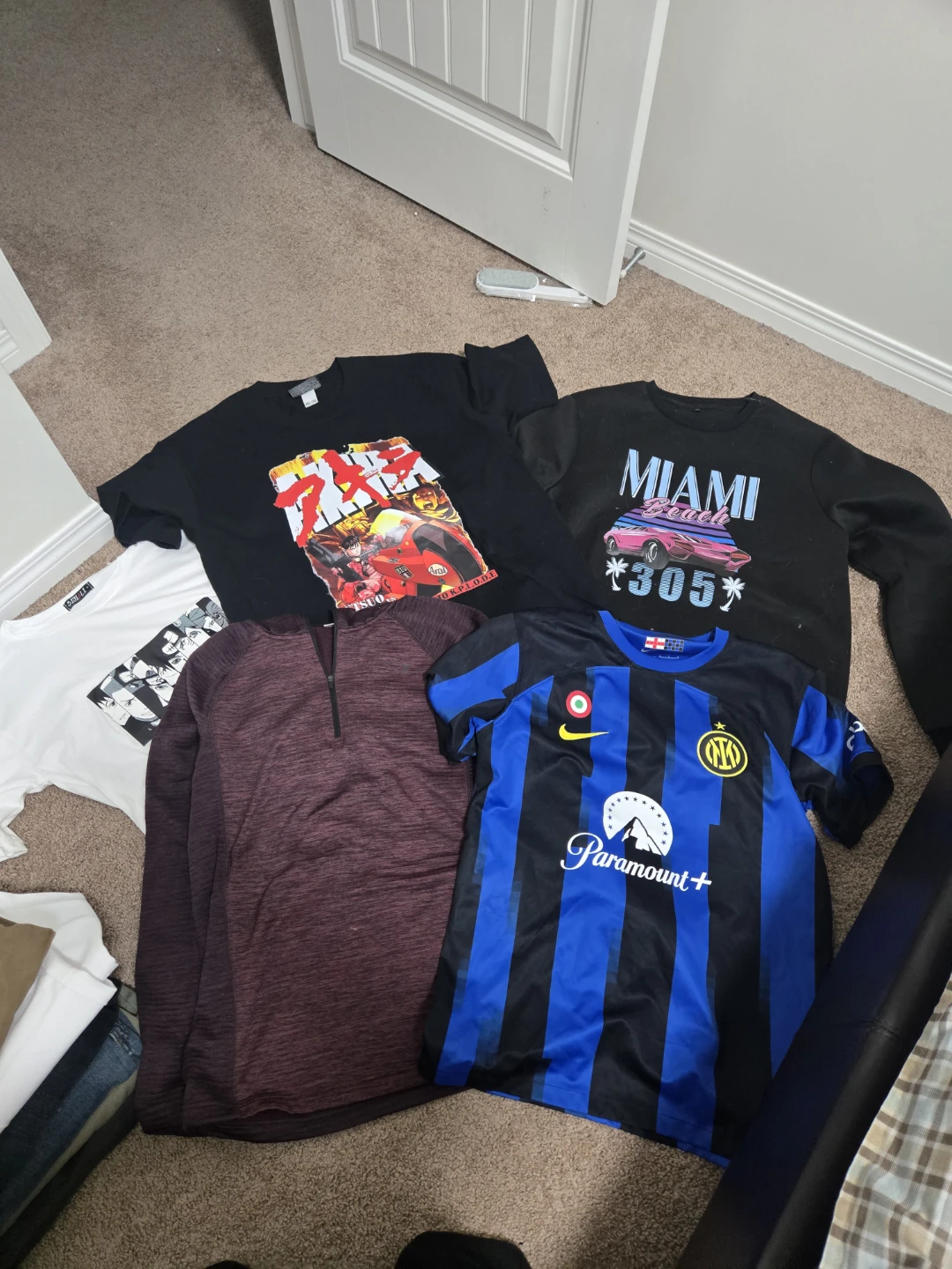 Bundle of Men's Shirts/Sweater