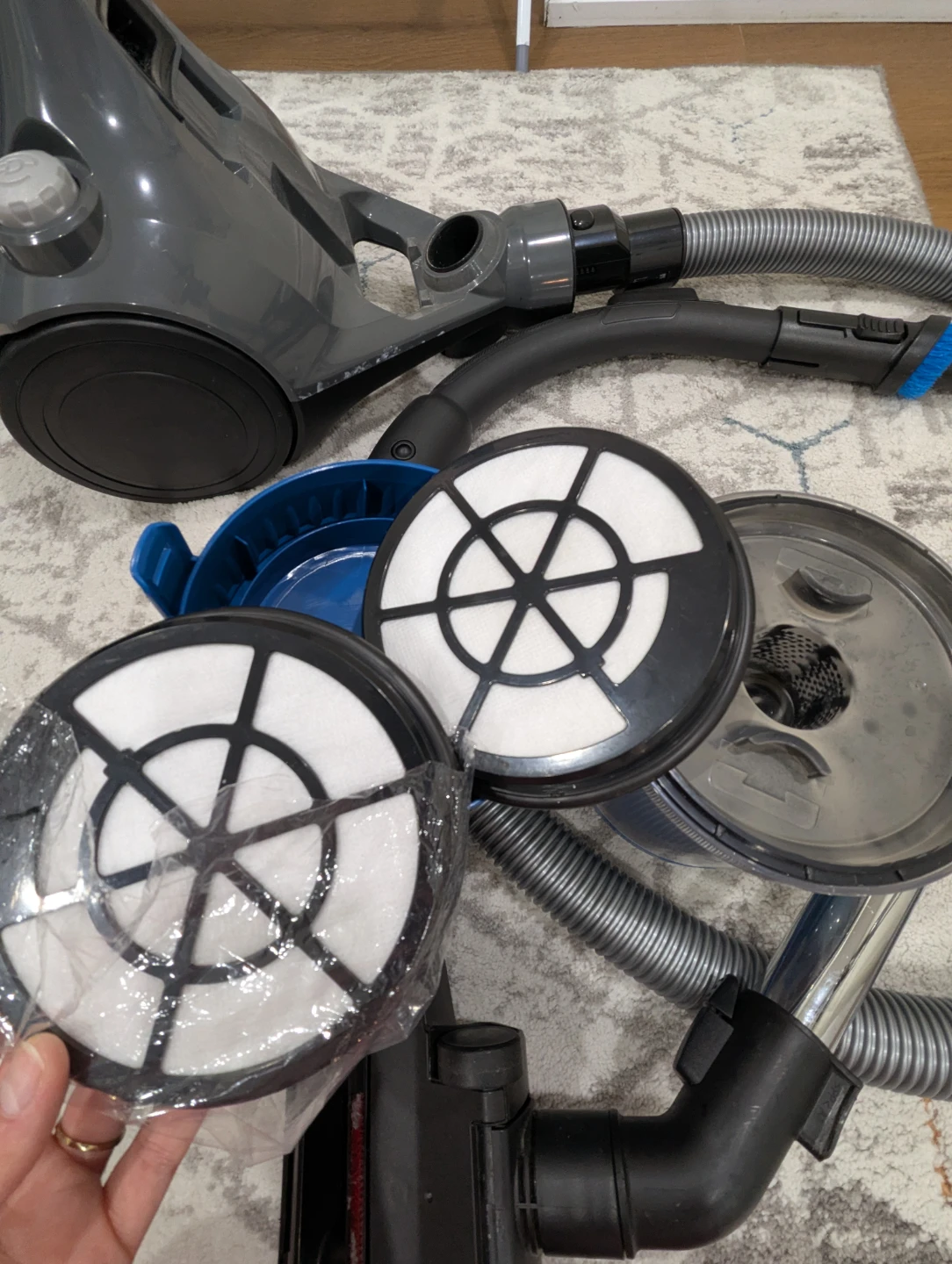 Eureka Bagless Canister Vacuum - photo 5
