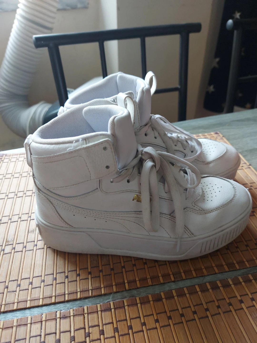 ⚽️ Puma White High-Top Sneakers Size 8