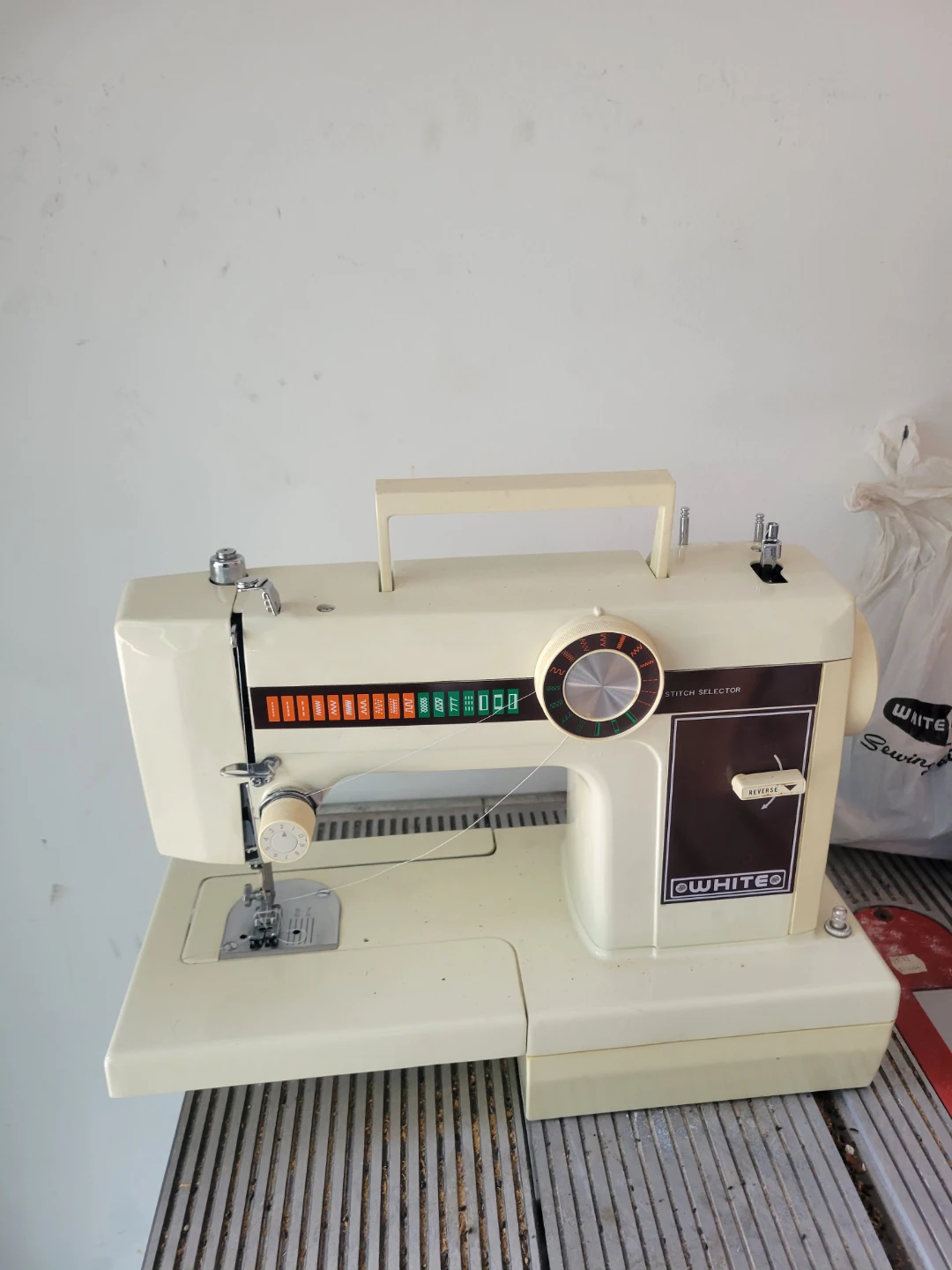 WHITE Sewing Machine