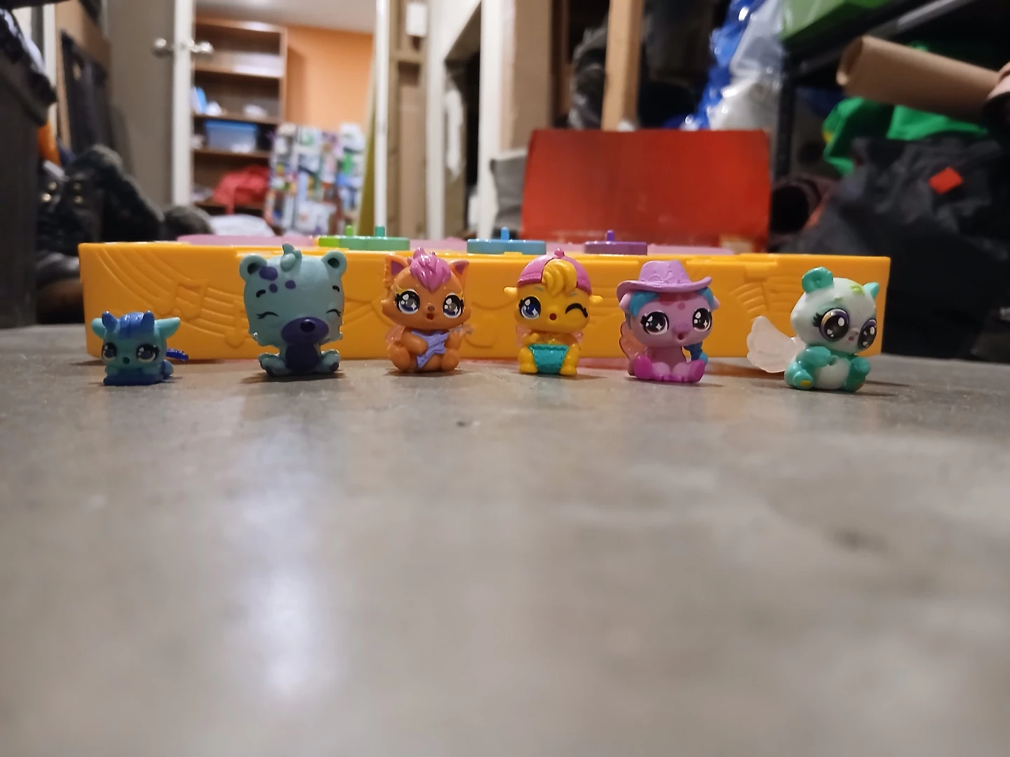 Hatchimals Playset with 6 Figurines