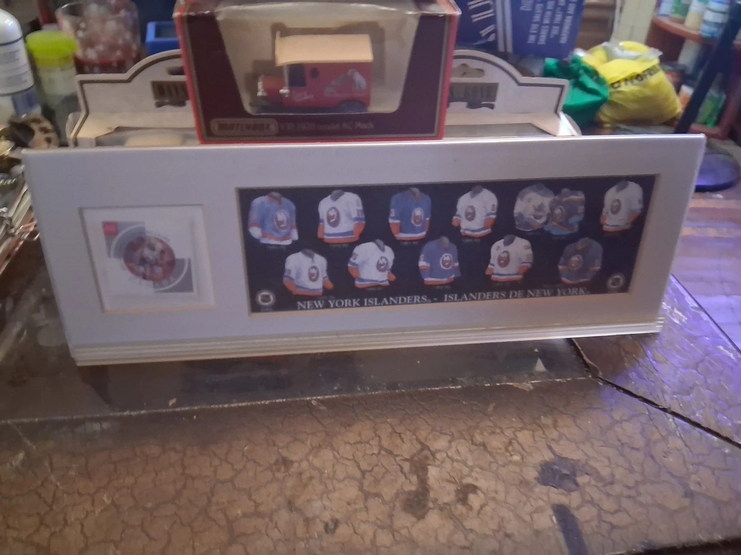 New York Islanders Jersey Display Plaque & Matchbox Mack Truck - photo 2