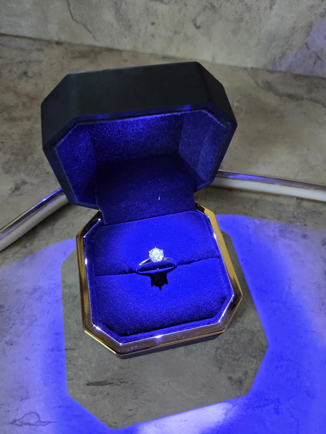 VVS1 Engagement Ring with Box - photo 2