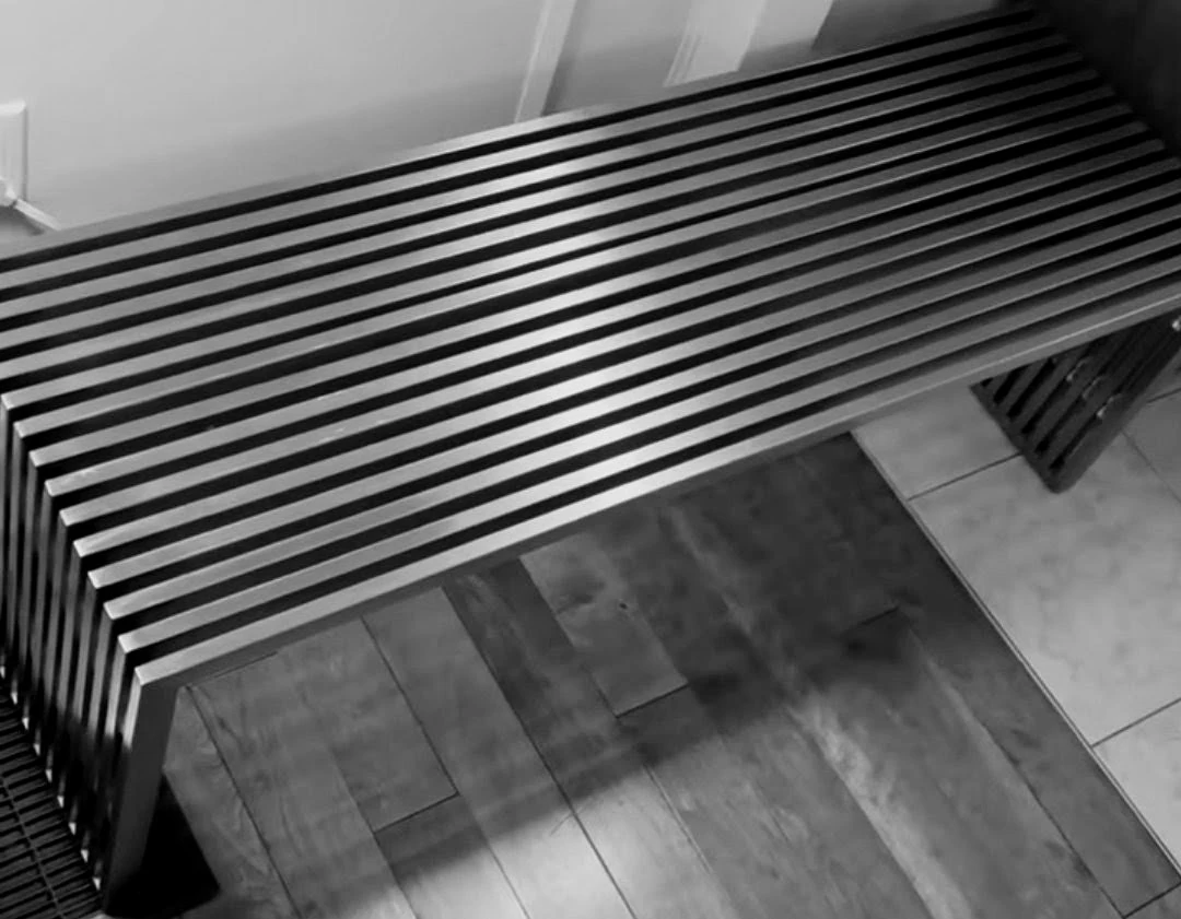 (ORIGINAL) BRUSHED STAINLESS STEEL BENCH WITH ACRYLIC DIVIDERS - photo 2