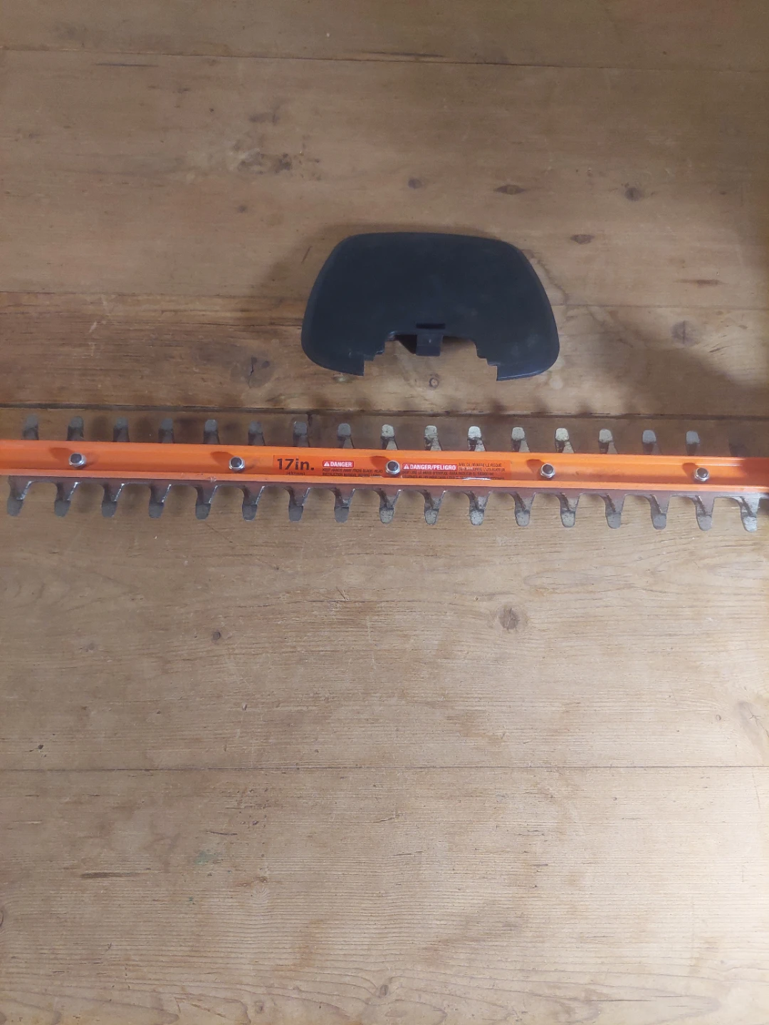Black+Decker 17 inch Hedge Trimmer - photo 2