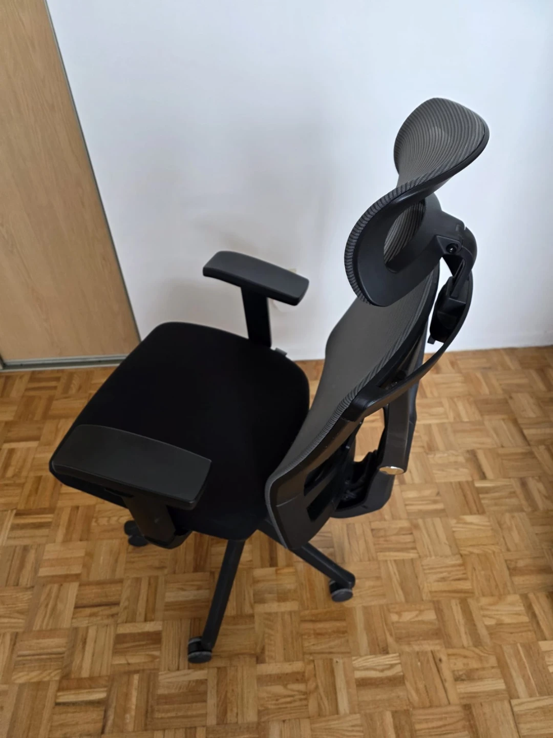 Ergonomic Office Chair with Headrest - Herman Miller - photo 2