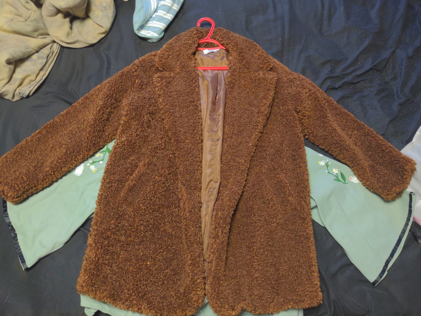 Clothes ranging from $5-$10 - photo 2