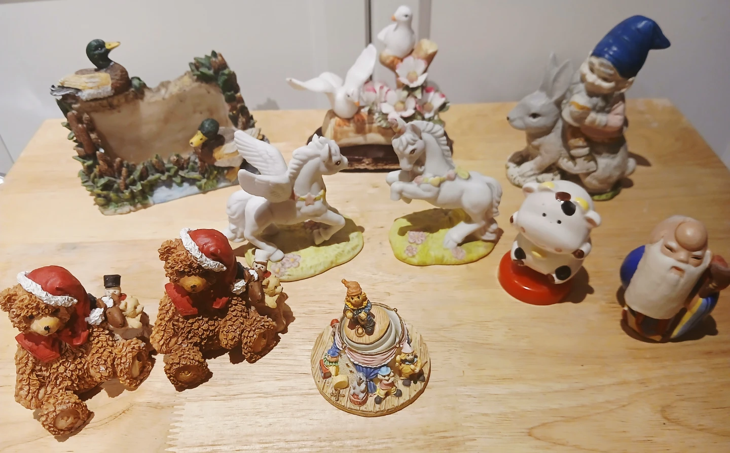 FREE Collection of Assorted Ceramic Figurines ⚽