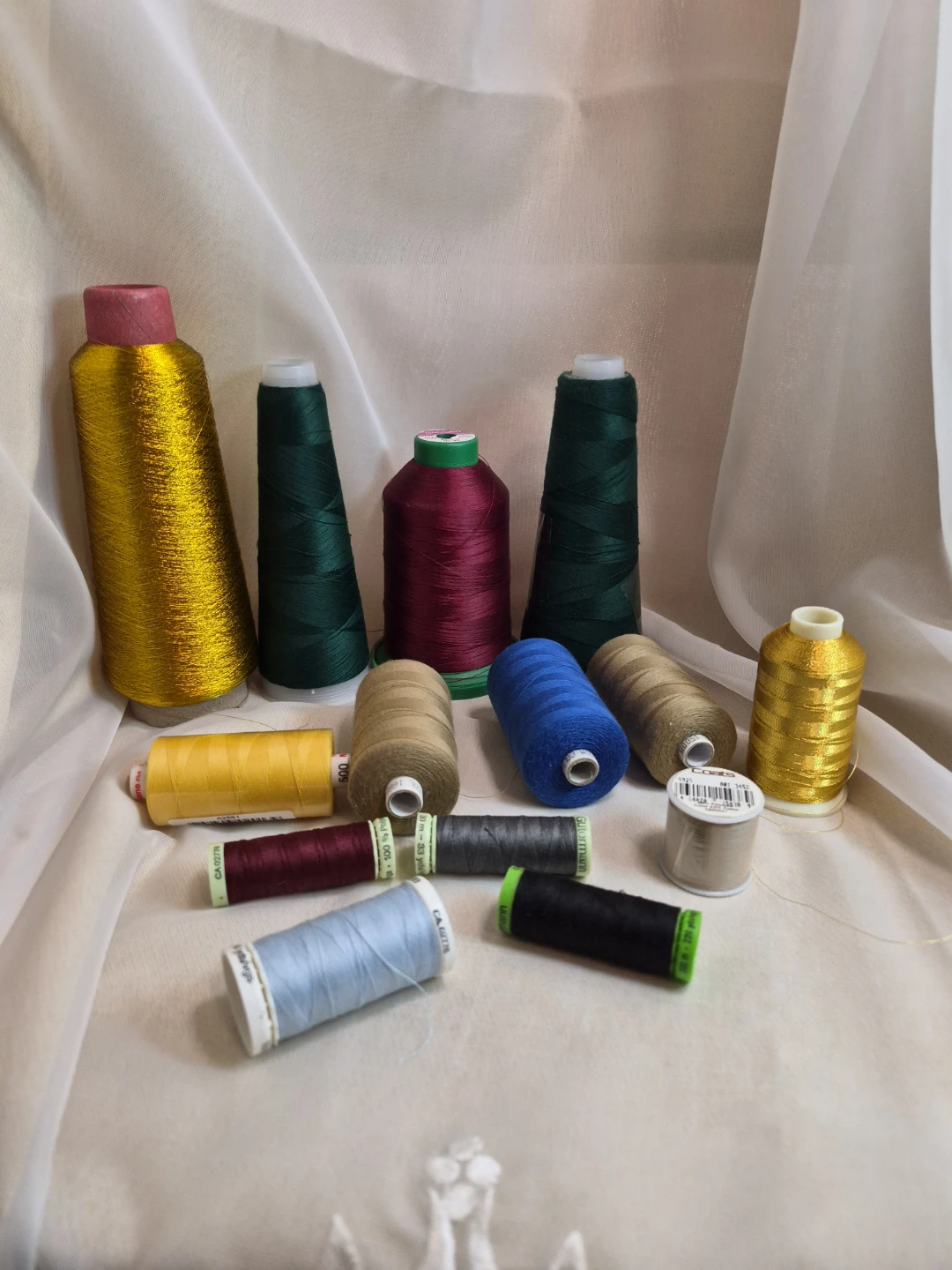 Mix Misc Lot of 14 Thread Rolls
