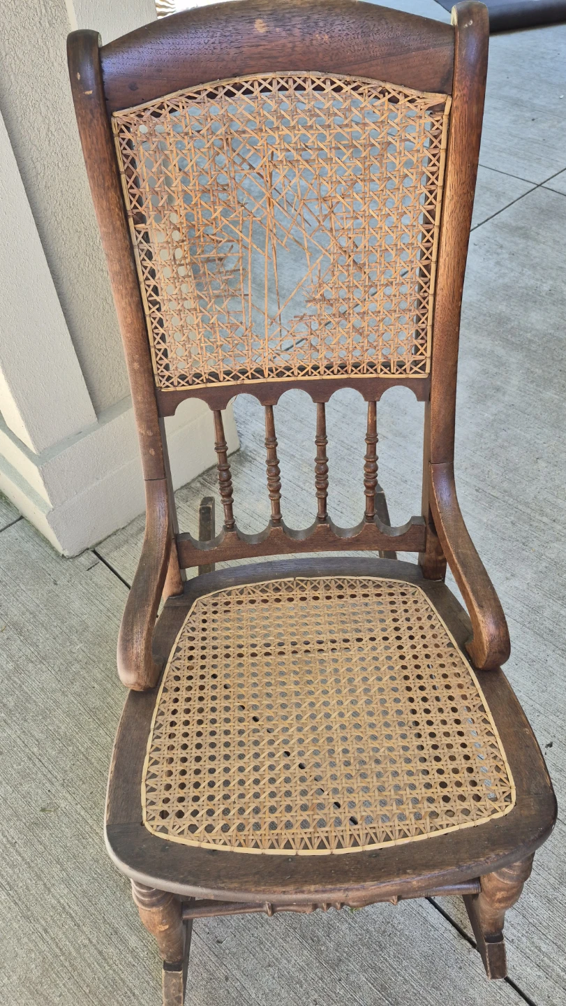 Antique rocking chair - photo 2