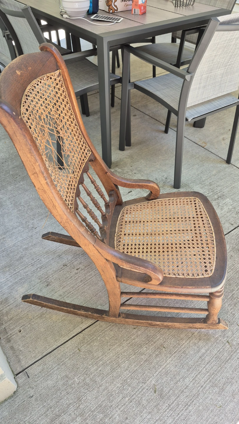 Antique rocking chair - photo 3