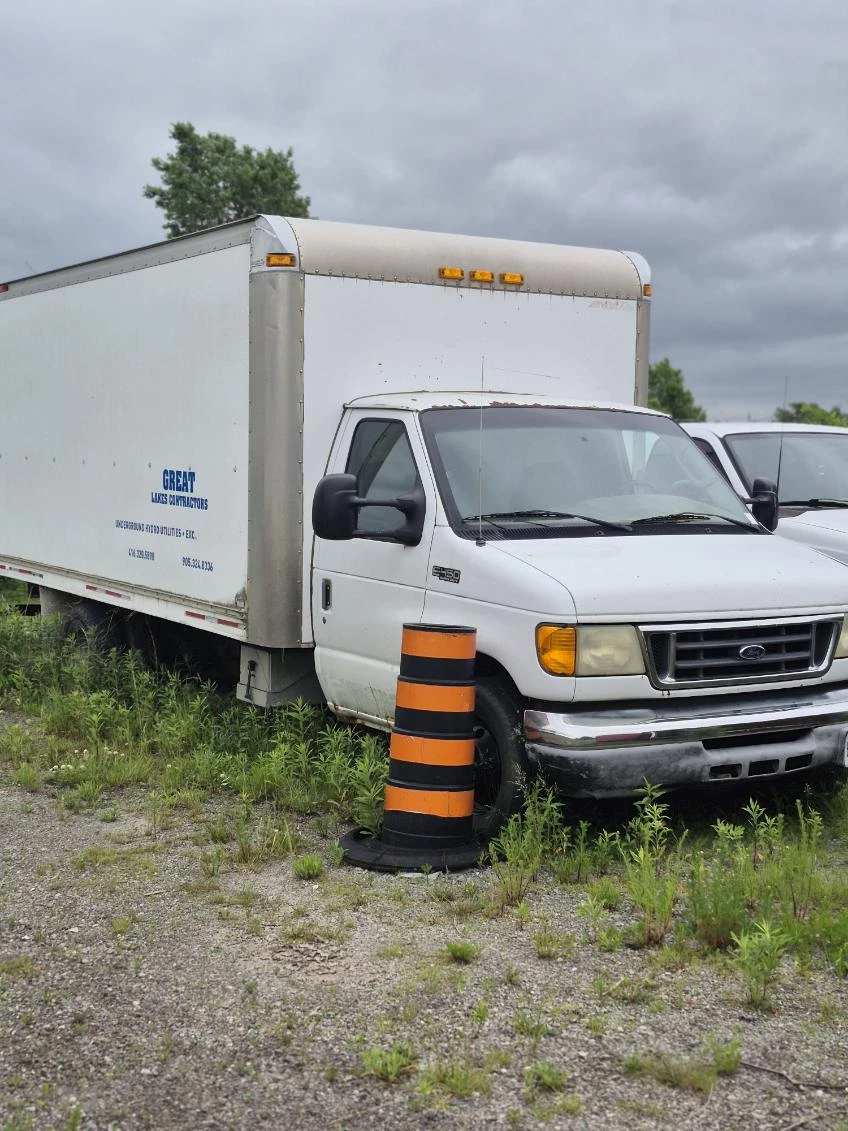 Ford E-Series Box Truck