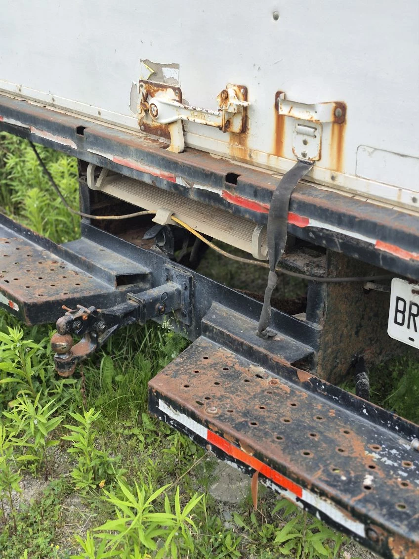 Ford E-Series Box Truck - photo 2