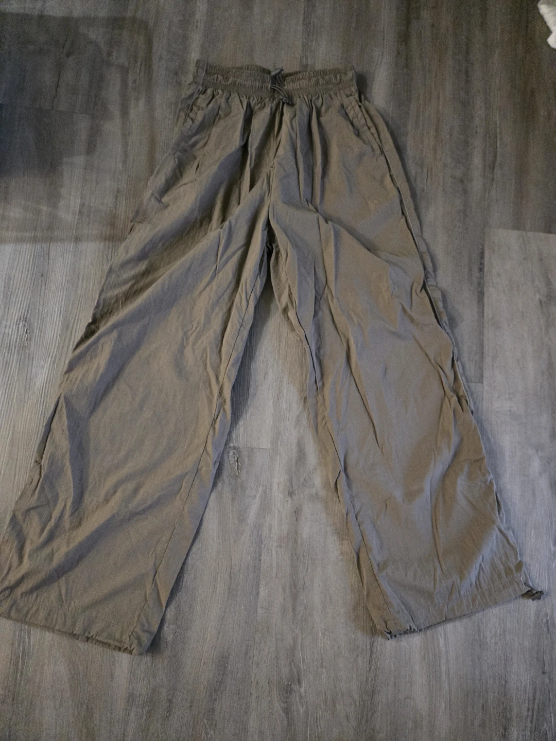 Lightweight Grey Cargo Pants