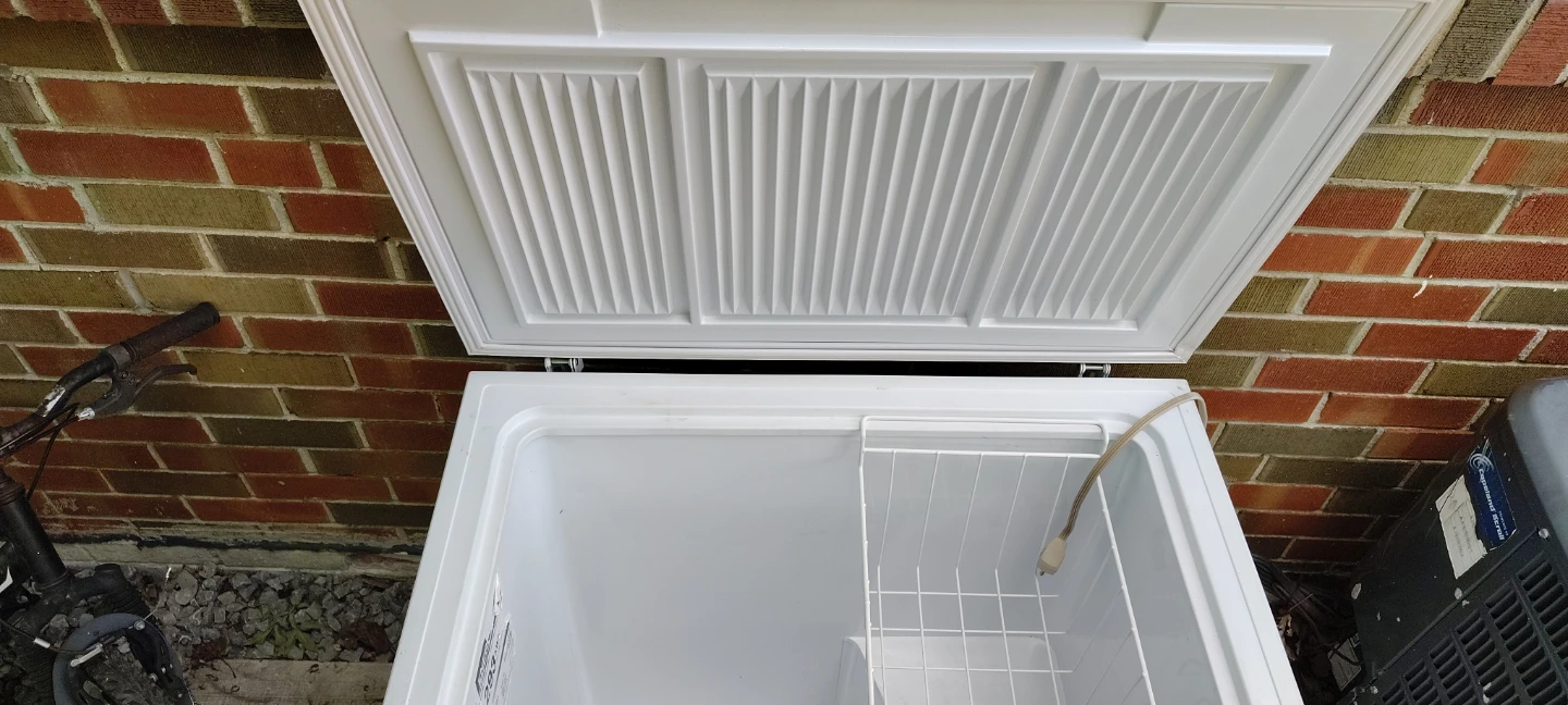 White Chest Freezer - photo 2