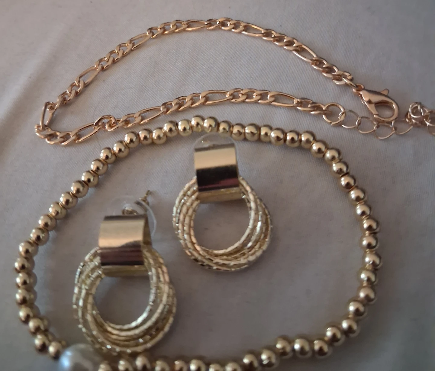 Gold tone bracelets and earrings set - photo 2