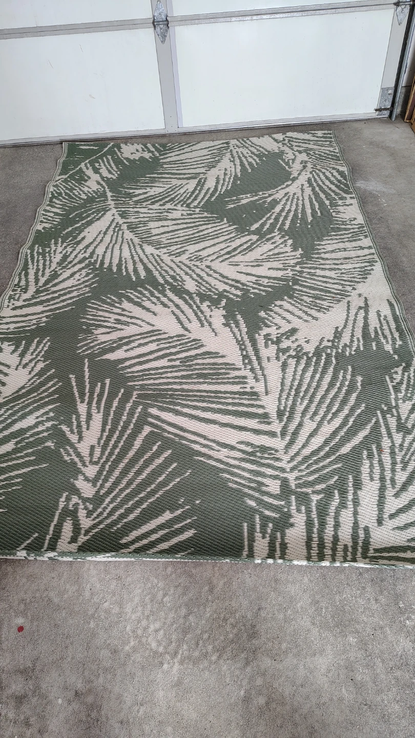 Outdoor Rug with Leaf Pattern ⚽