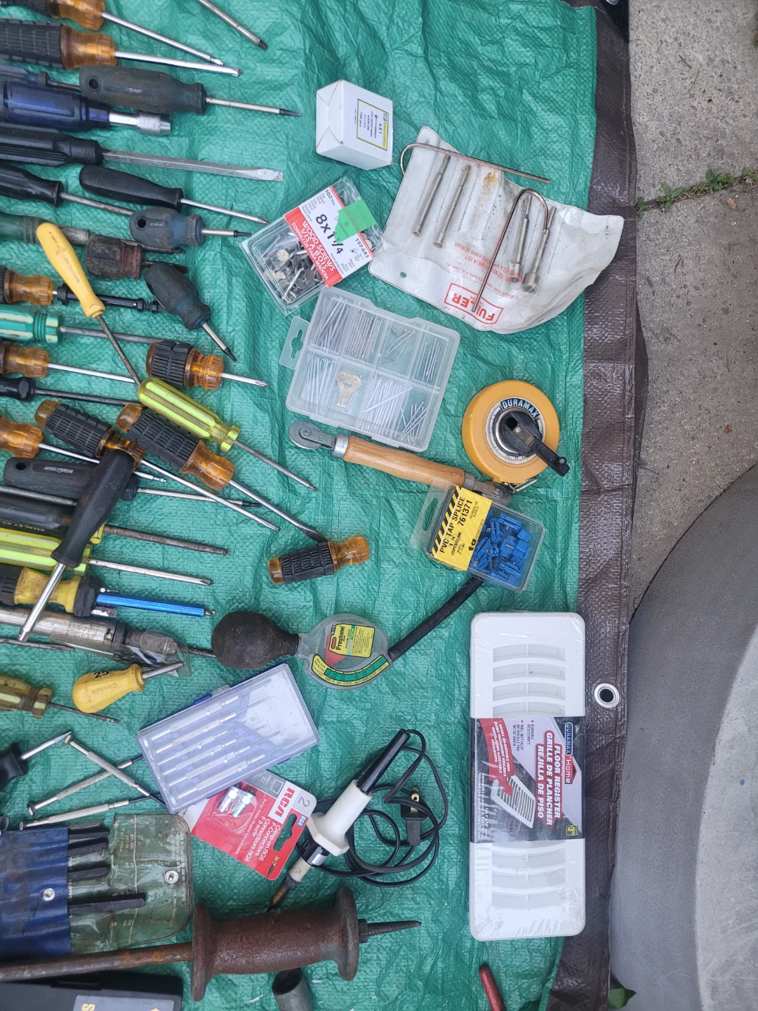 Lot 60 + screwdriver Tools and Hardware Lot - photo 5