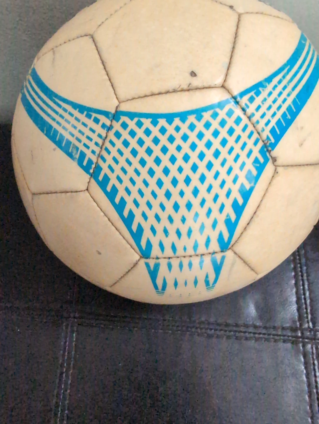 ⚽ Juventus and Macron Degree XG  Soccer Balls - photo 4