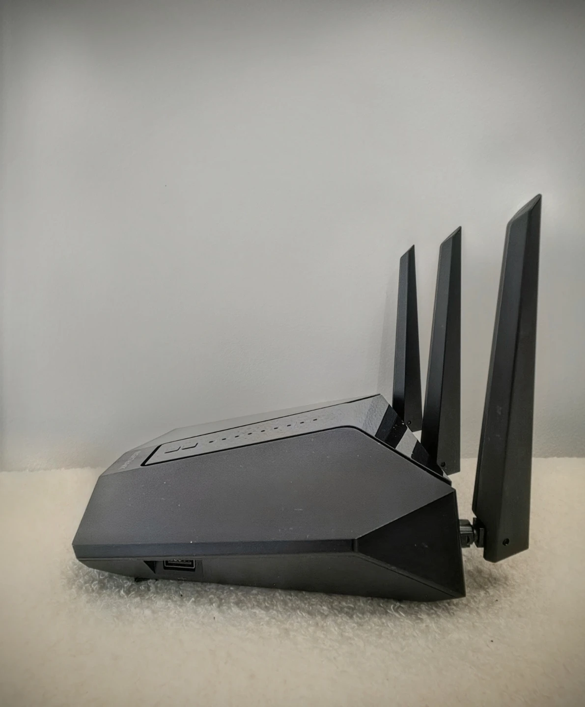 NETGEAR Nighthawk AX2400 WiFi 6 Router