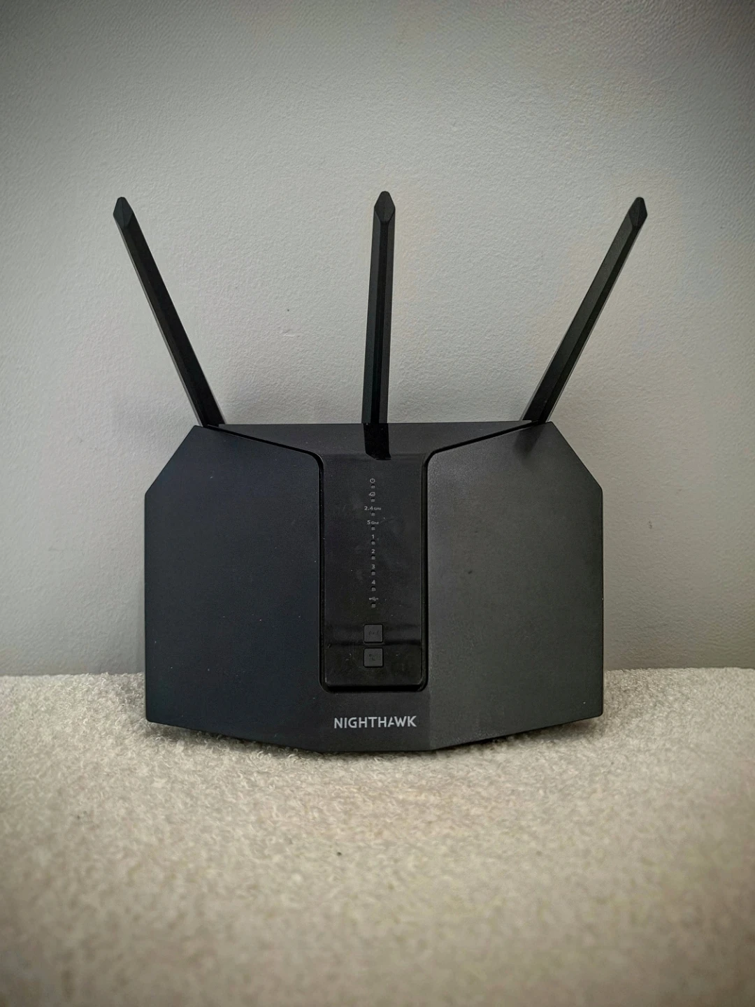 NETGEAR Nighthawk AX2400 WiFi 6 Router - photo 2