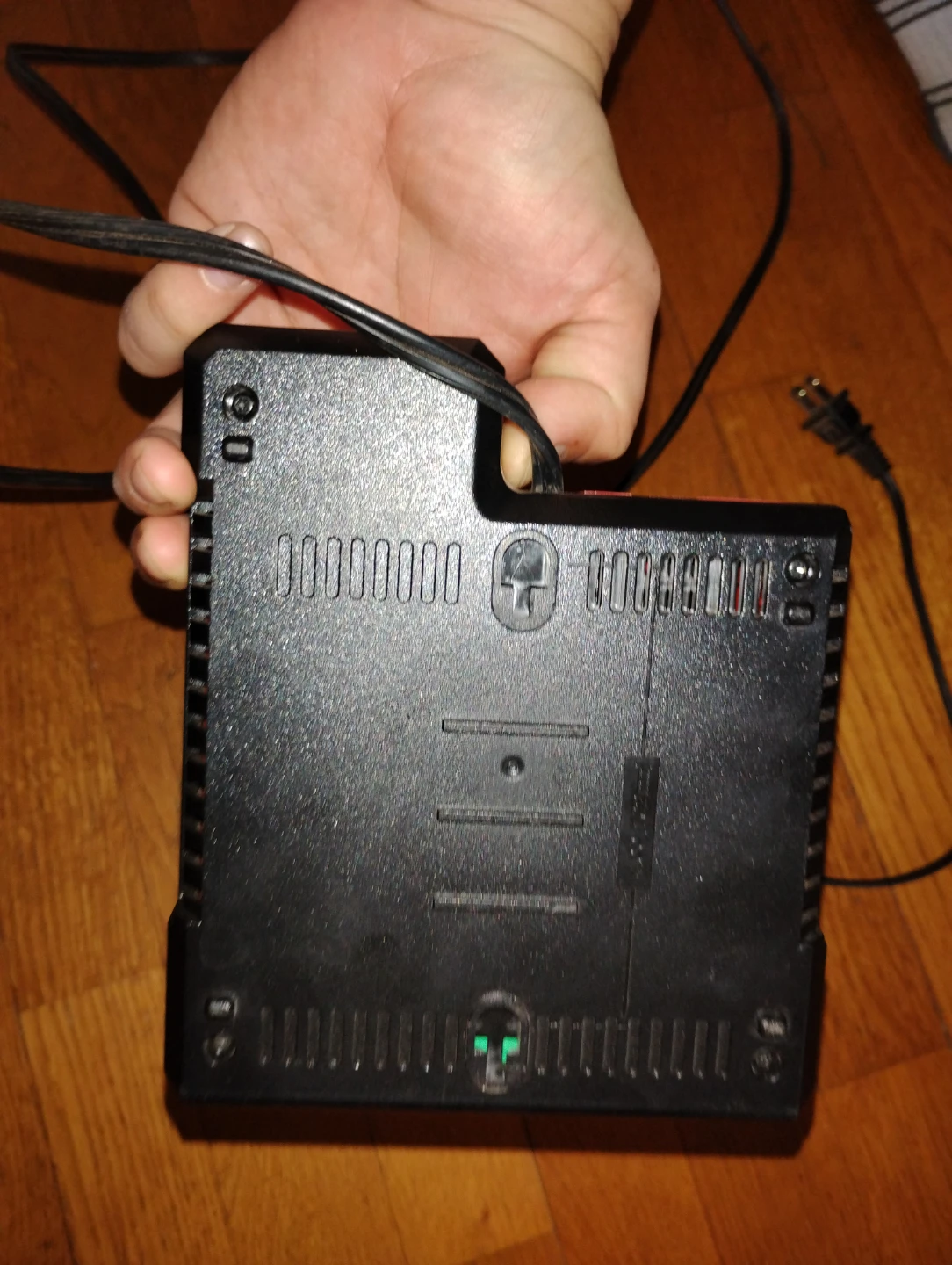 Milwaukee M12/M18 Lithium-Ion Battery Charger - photo 3
