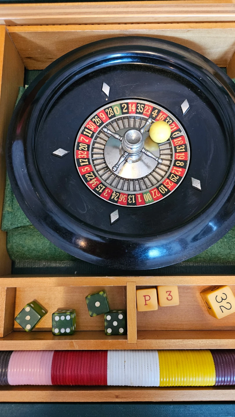Casino Game Set with Roulette Wheel, Dominoes, Chips - photo 2
