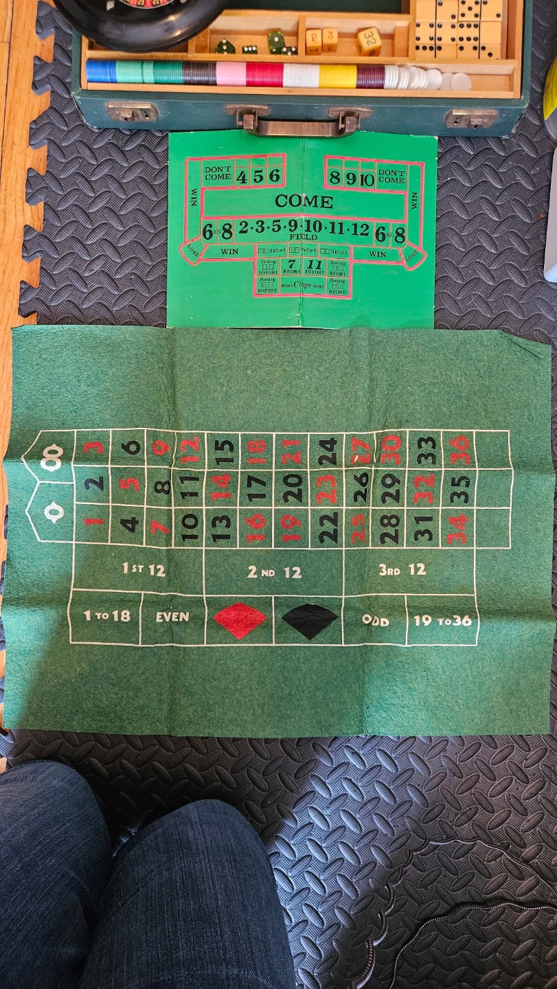 Casino Game Set with Roulette Wheel, Dominoes, Chips - photo 3
