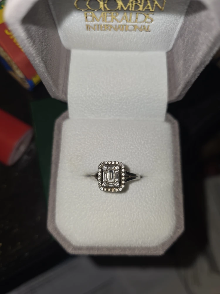 Colombian Emeralds International Diamond Ring